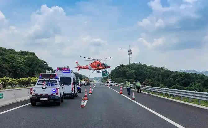 蒙自高速公路汽车救援案例