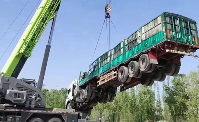 蒙自道路脱困救援案例